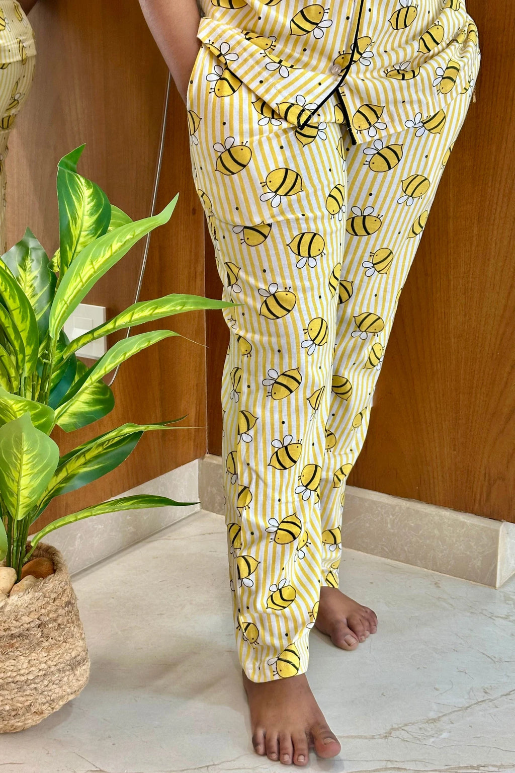 Bumble Bee-Women's Pyjama Set