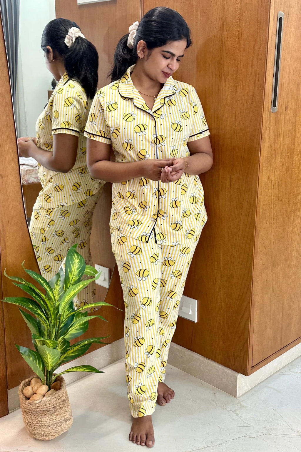 Bumble Bee-Women's Pyjama Set